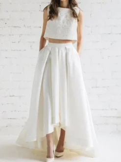 Robe de mariée simple en deux pièces ivoire en tissu satiné avec col en V et manches longues en dentelle Robe de mariée trapèze Personnalisation gratuite