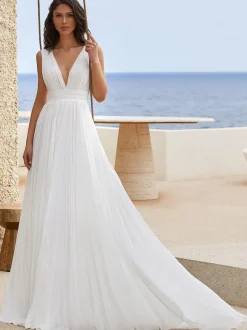 Robe de mariée simple en mousseline de soie col en V sans manches plissée ligne a robes de mariée