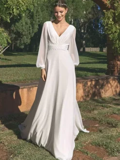 Robe de mariée simple en mousseline col en V manches longues dentelle coupe trapèze