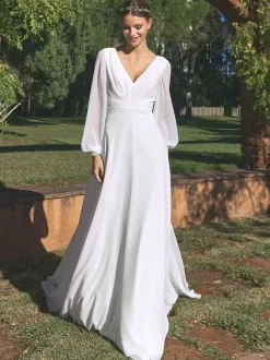 Robe de mariée simple en mousseline col en V manches longues dentelle coupe trapèze