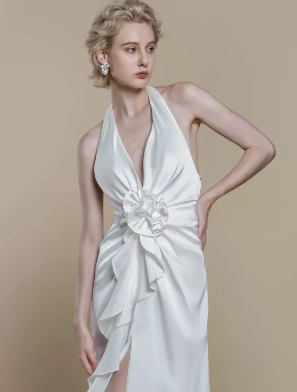 Robe de mariée simple en polyester avec décolleté sans manches et fleurs gaine 50 cm
