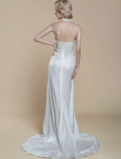 Robe de mariée simple en polyester avec décolleté sans manches et fleurs gaine 50 cm