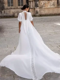 Robe de mariée simple robe de bal col bijou manches courtes volants 30 cm