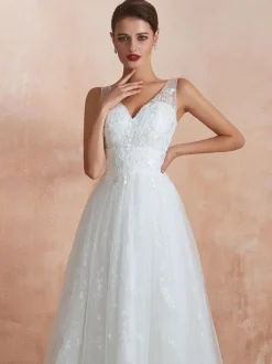 Robe de mariée trapèze ivoire en tulle col V zip sur dos à traîne robe de mariage