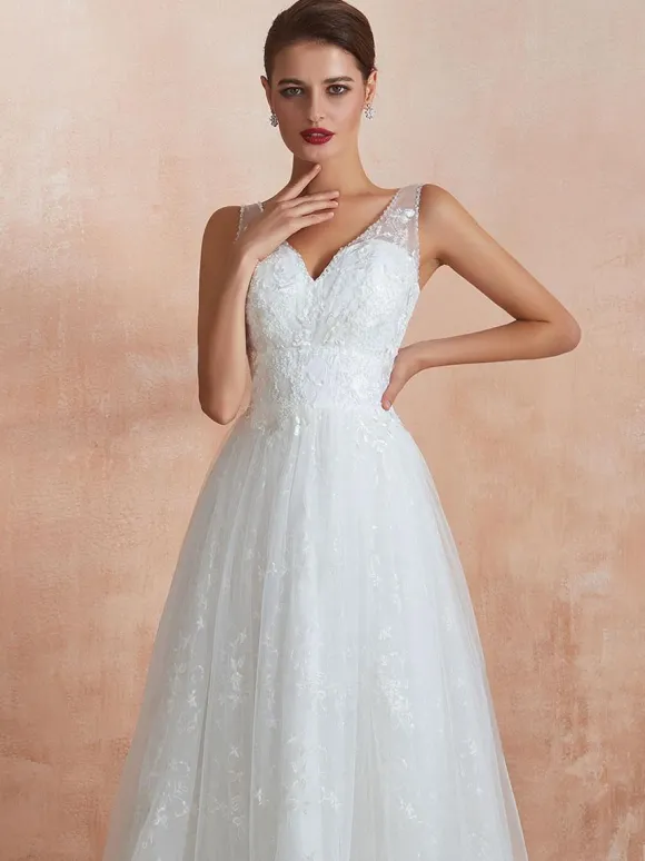 Robe de mariée trapèze ivoire en tulle col V zip sur dos à traîne robe de mariage