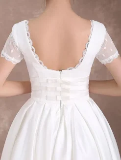 robe de mariée vintage A-ligne à taille naturelle Tissu de satin en dentelle avec doublure et jupon