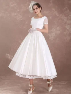 robe de mariée vintage A-ligne à taille naturelle Tissu de satin en dentelle avec doublure et jupon