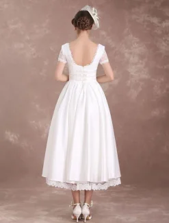 robe de mariée vintage A-ligne à taille naturelle Tissu de satin en dentelle avec doublure et jupon