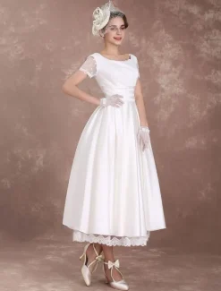 robe de mariée vintage A-ligne à taille naturelle Tissu de satin en dentelle avec doublure et jupon