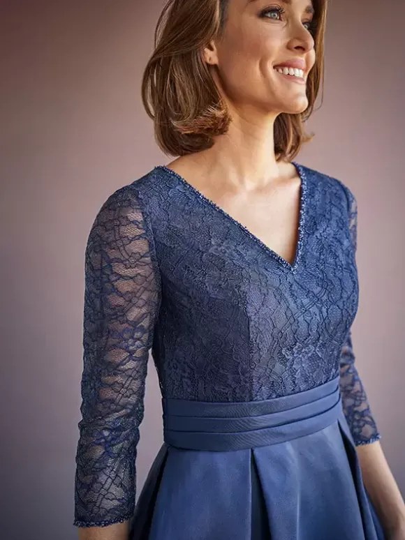 Robe de mère col en V demi-manches trapèze robes d'invitées de mariage perlées