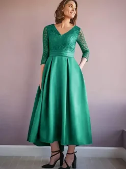 Robe de mère col en V demi-manches trapèze robes d'invitées de mariage perlées