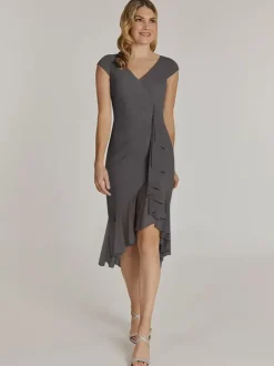 Robe de mère col en V manches courtes robes d'invitées de mariage plissées courtes