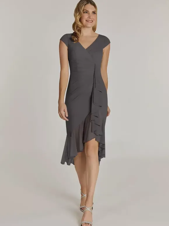Robe de mère col en V manches courtes robes d'invitées de mariage plissées courtes