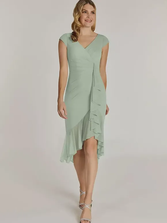 Robe de mère col en V manches courtes robes d'invitées de mariage plissées courtes