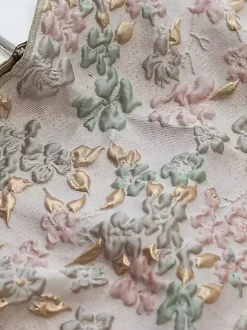 Robe de mère décolleté travaillé manches courtes coupe trapèze ceinture robe d'invitée de mariage