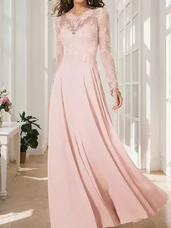 Robe de mère de la mariée décolleté illusion manches longues coupe trapèze ornée d'appliqués robe d'invitée de mariage