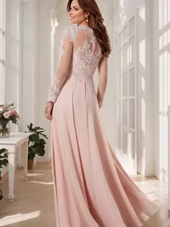 Robe de mère de la mariée décolleté illusion manches longues coupe trapèze ornée d'appliqués robe d'invitée de mariage