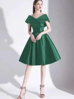 Robe de soirée courte hors de l'épaule laçage sur dos au genou