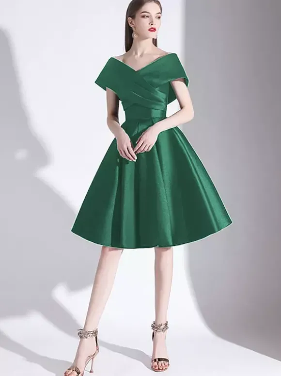 Robe de soirée courte hors de l'épaule laçage sur dos au genou