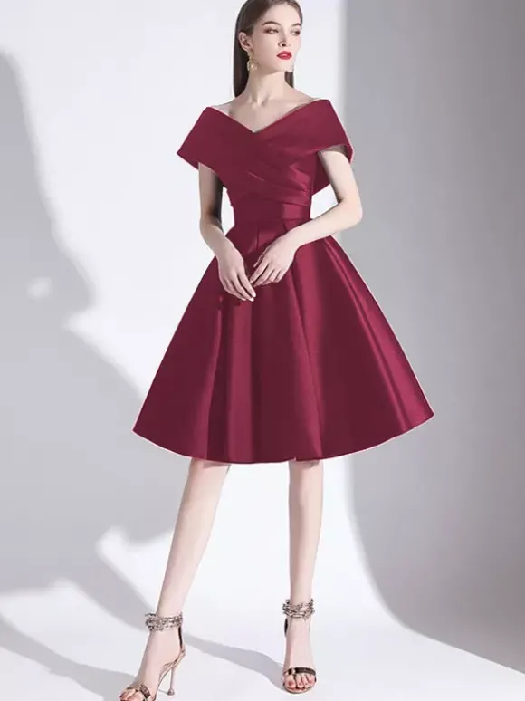 Robe de soirée courte hors de l'épaule laçage sur dos au genou