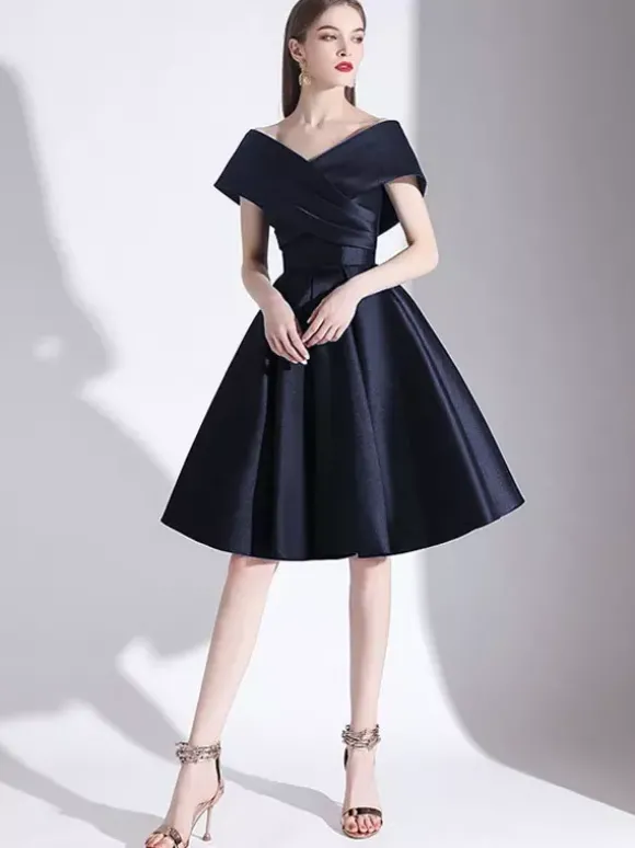 Robe de soirée courte hors de l'épaule laçage sur dos au genou
