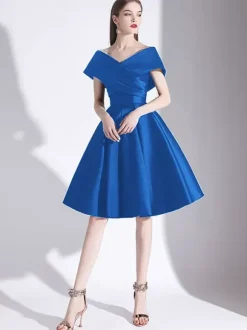 Robe de soirée courte hors de l'épaule laçage sur dos au genou