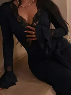 Robe de soirée longue à épaules dénudées bordure en dentelle manches évasées décolleté plongeant robe sirène moulante