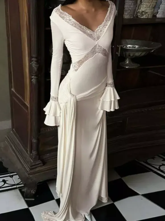 Robe de soirée longue à épaules dénudées bordure en dentelle manches évasées décolleté plongeant robe sirène moulante