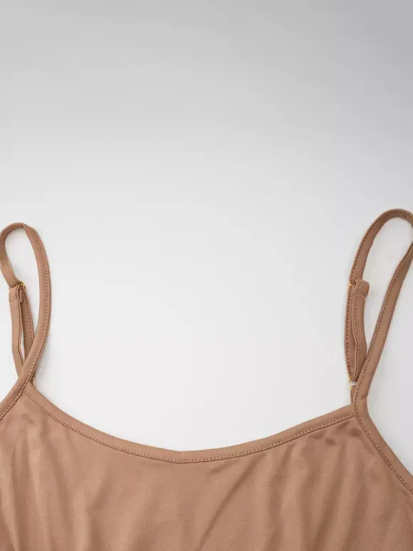 Robe de soirée longue abricot clair col montant plissée manches courtes imprimée