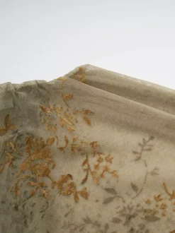 Robe de soirée longue abricot clair col montant plissée manches courtes imprimée
