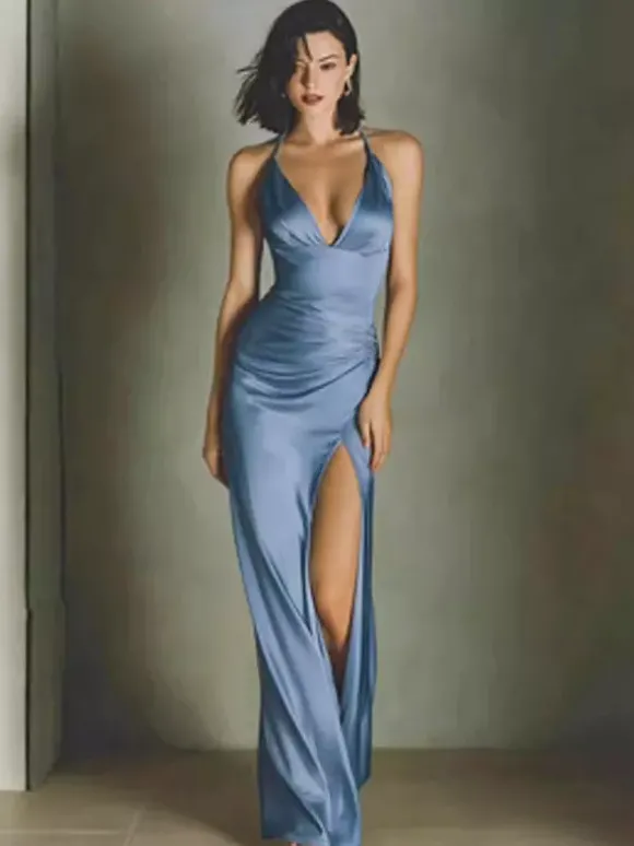 Robe de soirée longue rouge foncé à col halter et lacets sans manches dos nu chic et semi-formelle