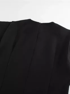 Robe de soirée maxi noire à col rond et boutons sans manches élégante et semi-formelle