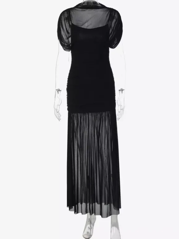 Robe de soirée noire à manches courtes et col montant