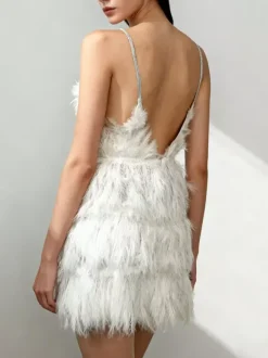 Robe de soirée pour femme blanche bretelles col à plumes sans manches dos nu en polyester sexy
