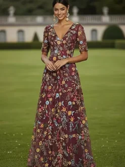 Robe de soirée pour la mère de la mariée col rond manches courtes coupe trapèze en dentelle idéale pour un mariage