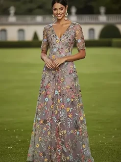 Robe de soirée pour la mère de la mariée col rond manches courtes coupe trapèze en dentelle idéale pour un mariage