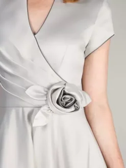 Robe de soirée pour mère de la mariée col en v manches courtes ligne a fleurs longueur cheville robes d'invitées pour mariage
