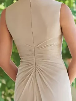 Robe de soirée pour mère de la mariée col en V sans manches fourreau plissé robes d'invitées pour mariage
