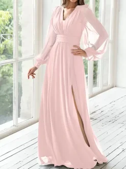 Robe de soirée pour mère de la mariée col en v manches longues ligne a robes d'invitées plissées pour mariage