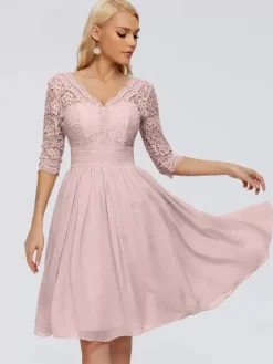 Robe de soirée pour mère de la mariée col en v demi-manches courte en dentelle longueur aux genoux robes d'invitées de mariage