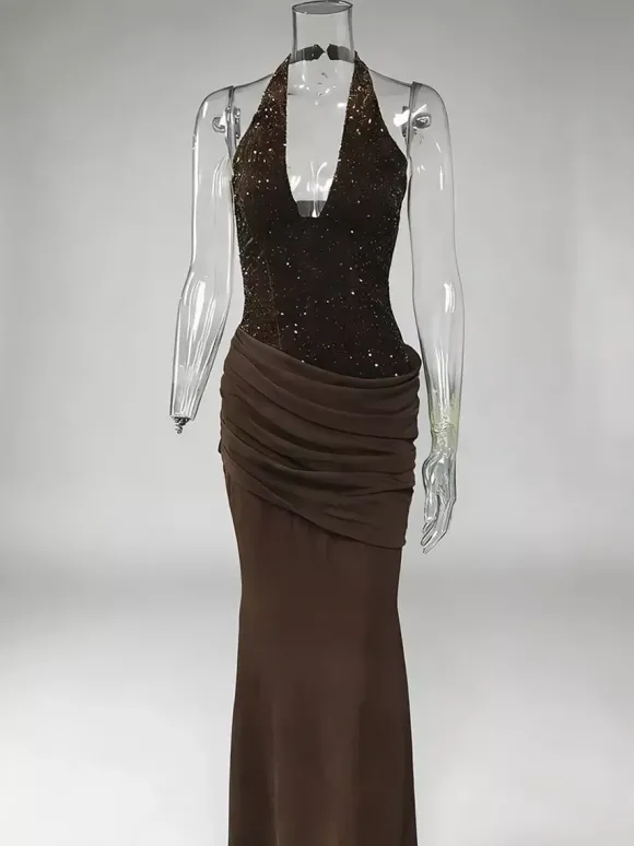 Robe de soirée sirène à col halter et sequins ornée d'une taille froncée collection femme 2026