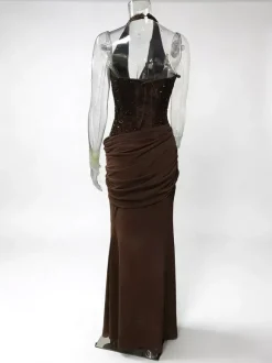 Robe de soirée sirène à col halter et sequins ornée d'une taille froncée collection femme 2026