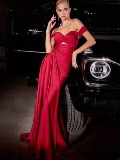 Robe de soirée sirène en tissu satiné col en c艙ur avec traîne fendue sur le devant robes de soirée formelles