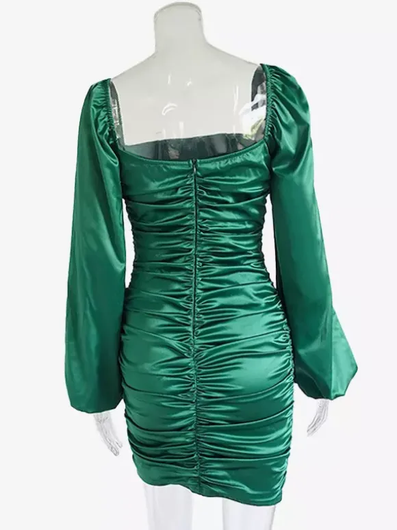 Robe de tous les jours Mini verte plissée à manches longues col carré satin brillant épaules dénudées froncée coupe ajustée robe de soirée