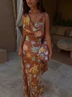Robe de vacances maxi dos nu sans manches à imprimé floral et col bénitier marron chic