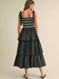 Robe d'été à volants et smocks pour femme - Robe longue trapèze à bretelles nouées style bohème - Idéale pour une fête d'été à la plage 2026
