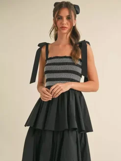Robe d'été à volants et smocks pour femme - Robe longue trapèze à bretelles nouées style bohème - Idéale pour une fête d'été à la plage 2026