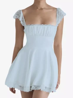 Robe d'été noire décontractée mini-robe en dentelle sans manches à bretelles col montant style mini.