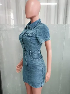 Robe en jean à manches courtes pour femme - Robe moulante mini en jean boutonnée style streetwear délavage moyen - Sorties printanières 2026