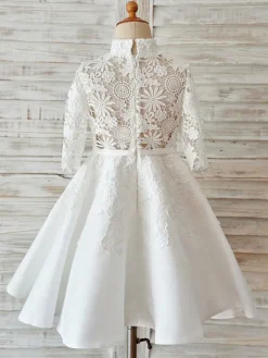 Robe fille de fleur ivoire en satin col haut demi-manche en dentelle décoré de noeud robe fille cérémonie